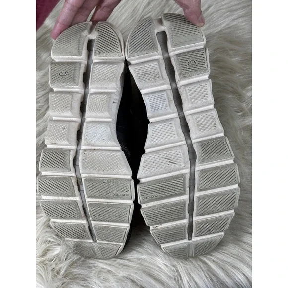 ON Women's Navy and White Cloud Sneakers - Picture 7 of 8